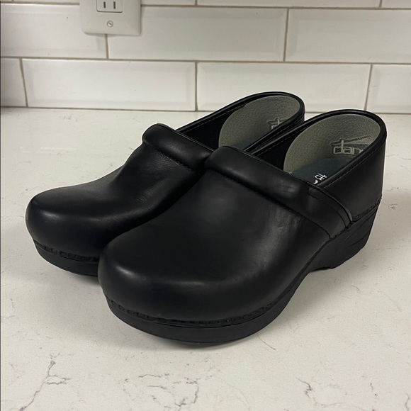 DANSKO XP 2.0 Waterproof - Black Leather Women's Clogs Euro Size 38 US 7.5-8 - Picture 1 of 17